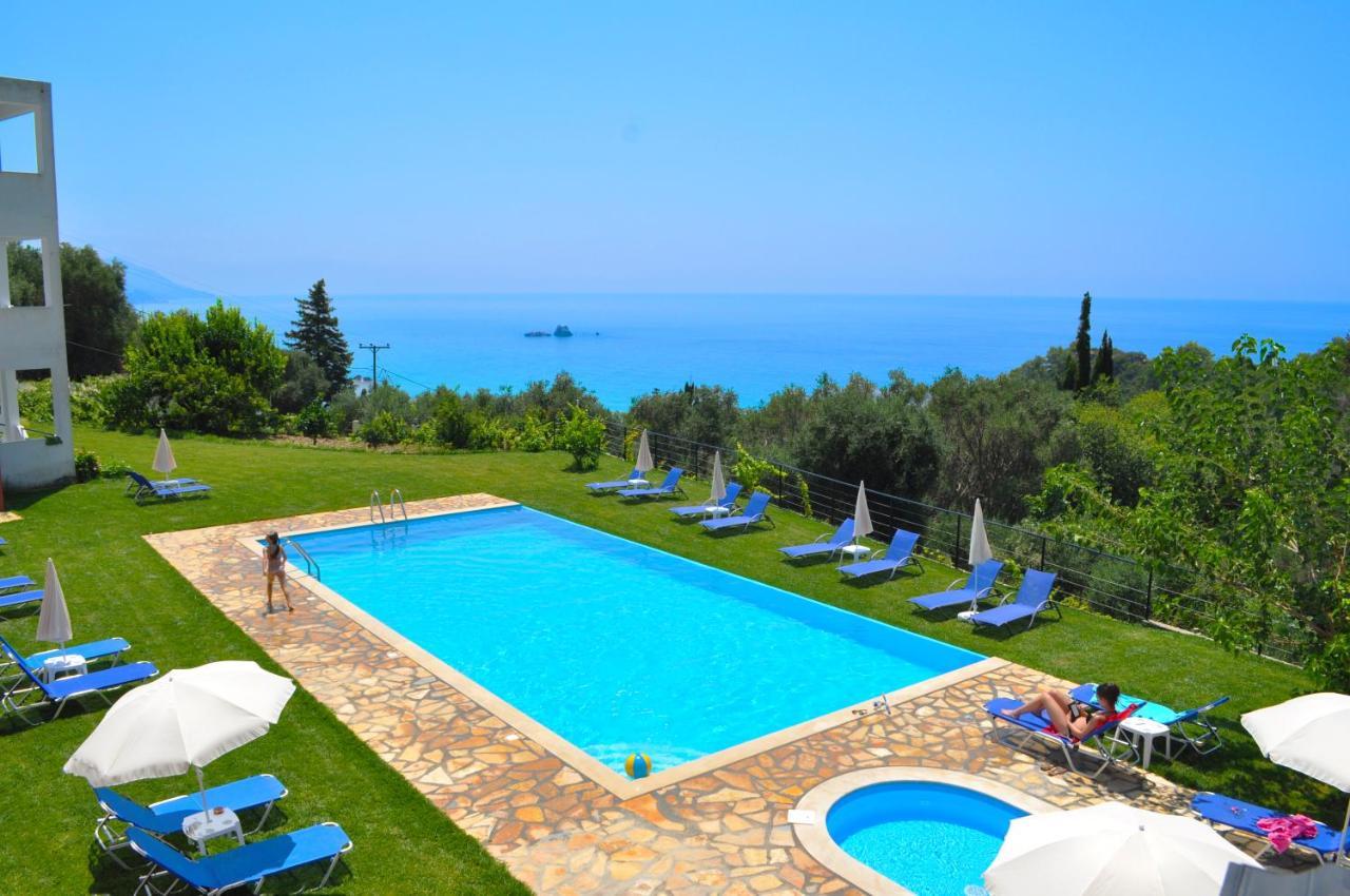 Large Apartment By The Pool - Pelekas Beach, Corfu Exterior photo
