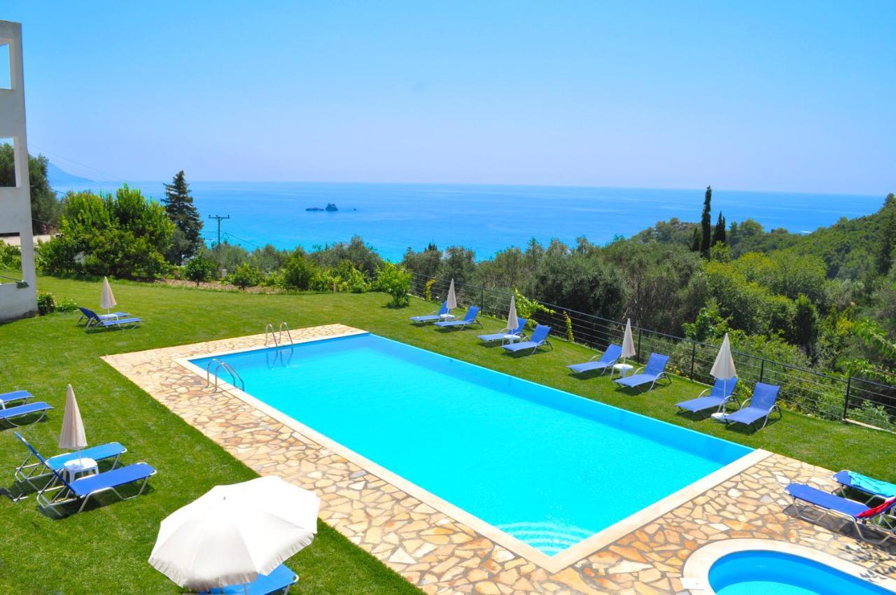 Large Apartment By The Pool - Pelekas Beach, Corfu Exterior photo