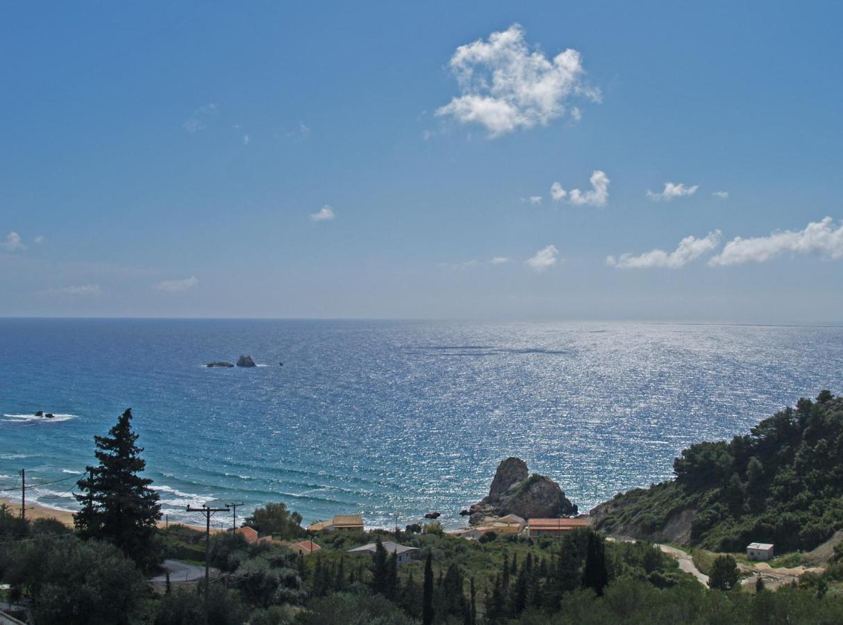 Large Apartment By The Pool - Pelekas Beach, Corfu Exterior photo