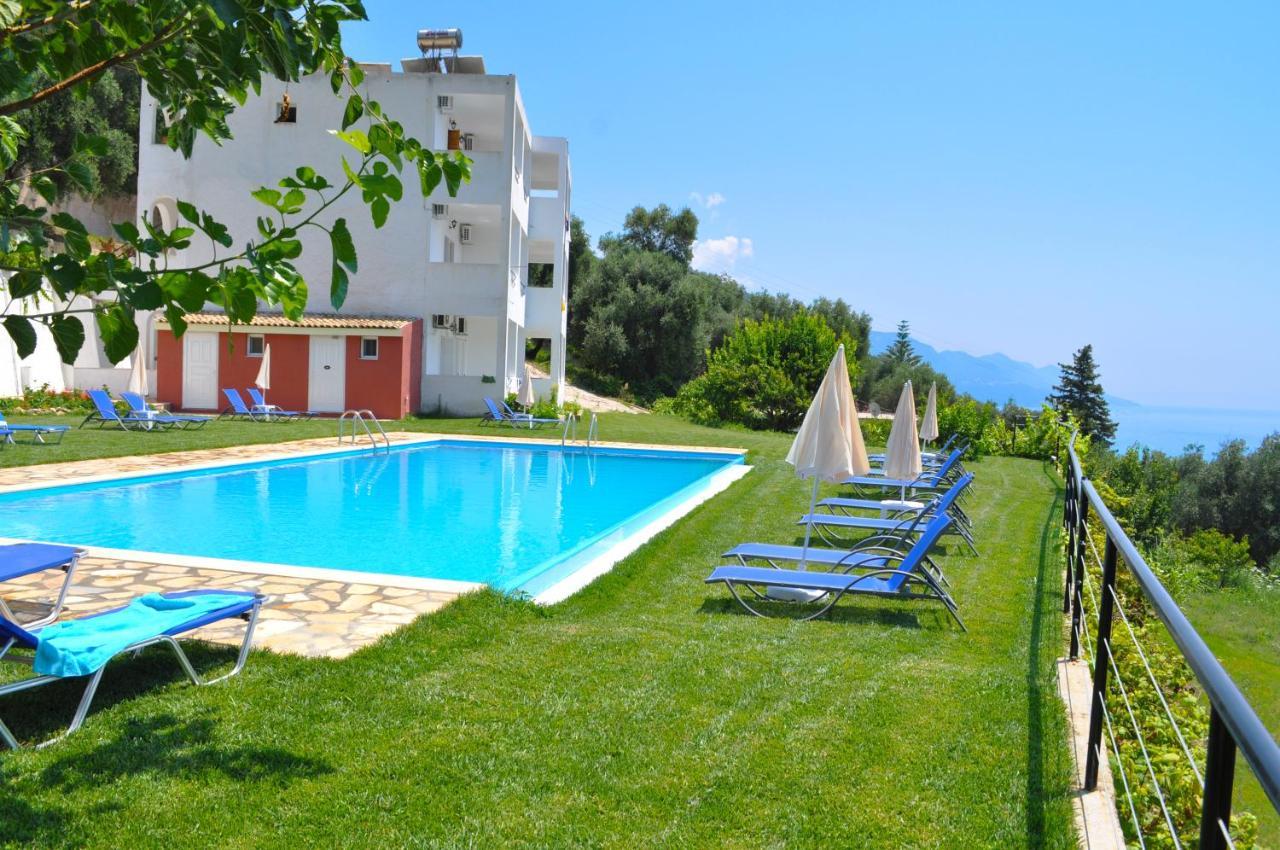Large Apartment By The Pool - Pelekas Beach, Corfu Exterior photo