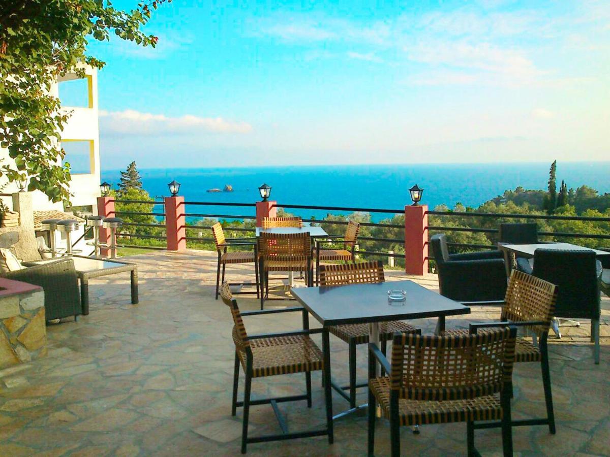 Large Apartment By The Pool - Pelekas Beach, Corfu Exterior photo
