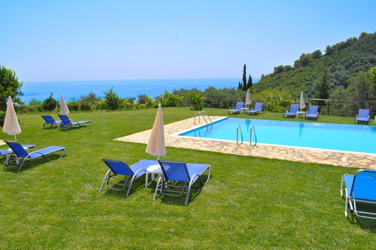 Large Apartment By The Pool - Pelekas Beach, Corfu Exterior photo